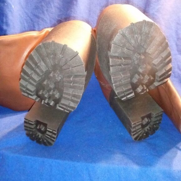 The SECRET  MOCHA SHOW  Knee High Boots ( BRAD NEW !!!! ) - Picture 6 of 7